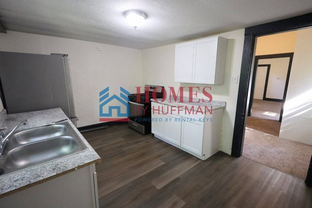 303 E Louisiana St - Photo 5 of 14