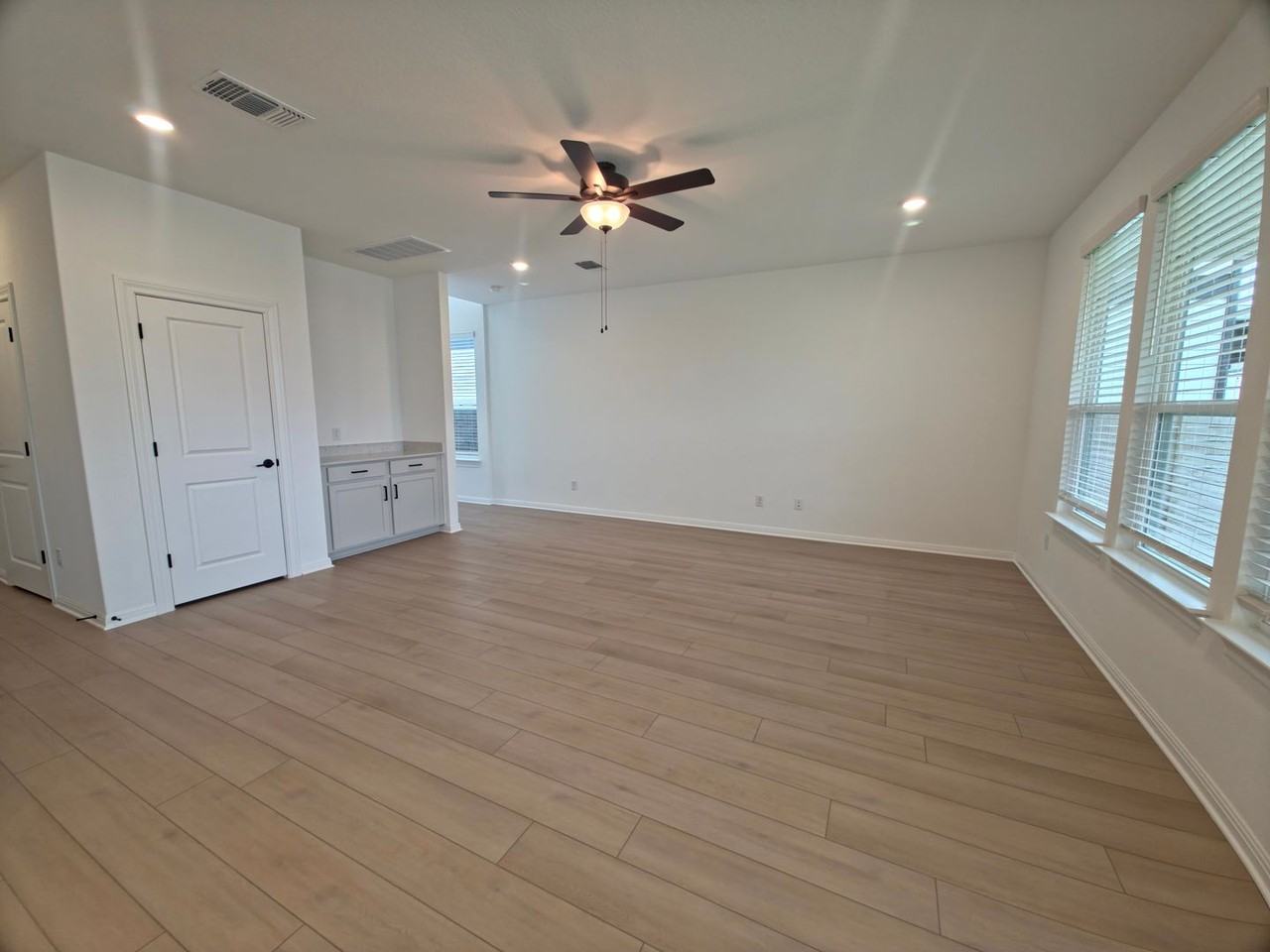 337 Foresail Rd - Photo 7 of 25