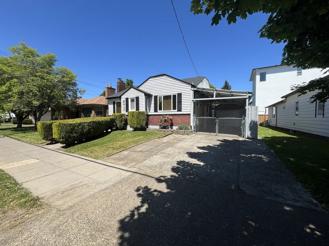 2417 N Rosa Parks Way - Photo 3 of 45