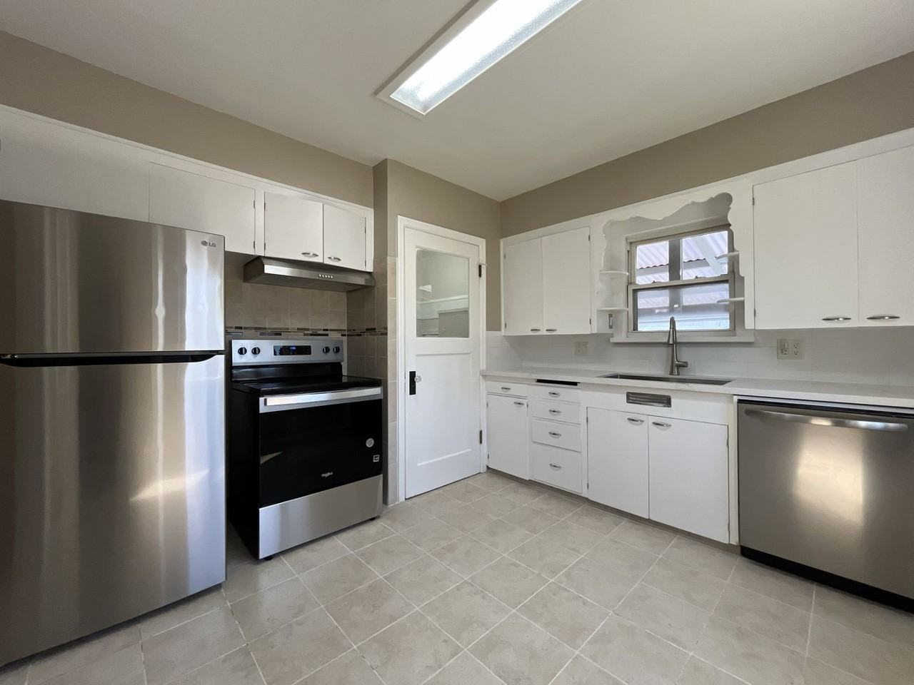 2417 N Rosa Parks Way - Photo 7 of 45