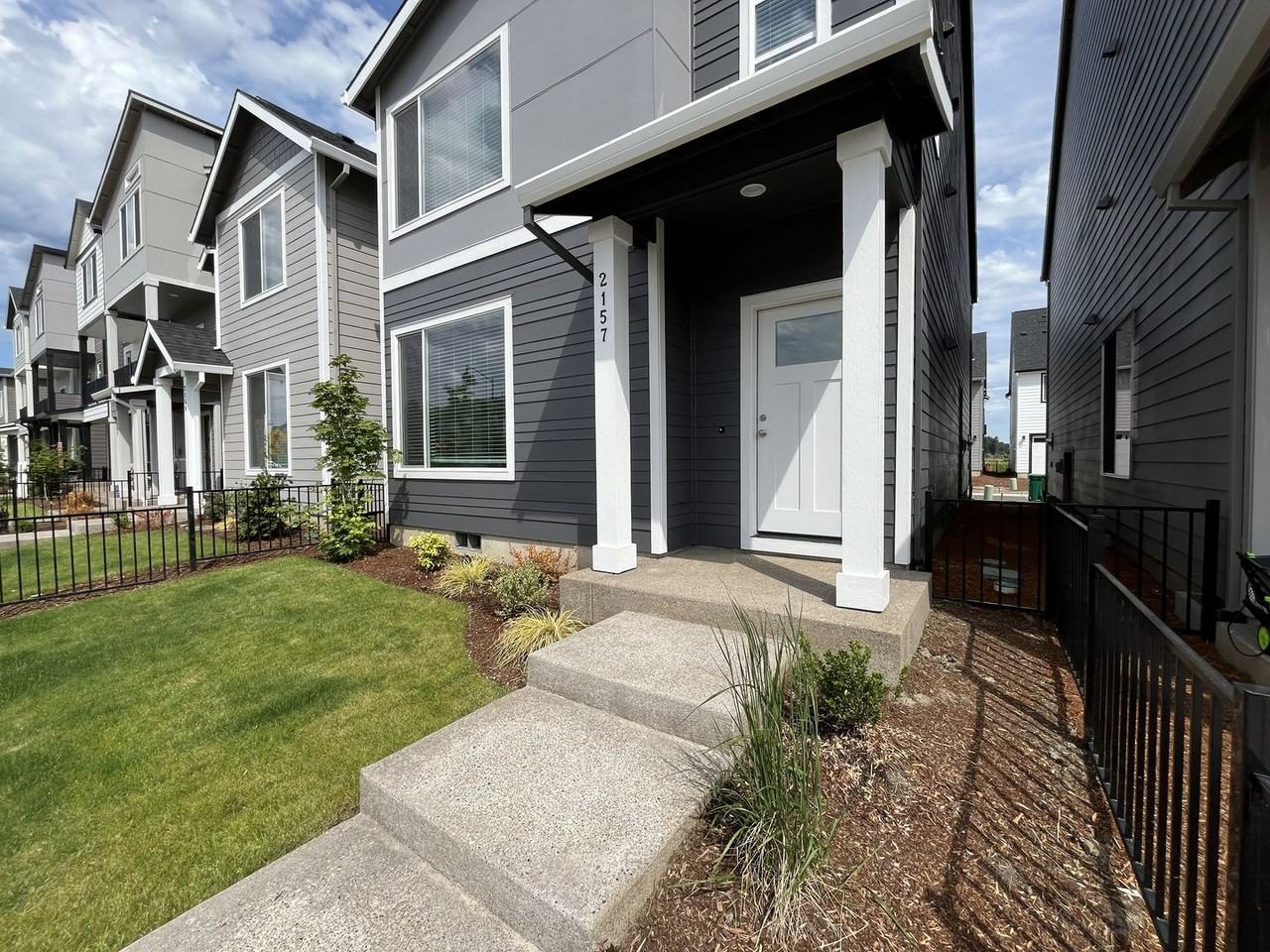 2157 36th Ave - Photo 2 of 37