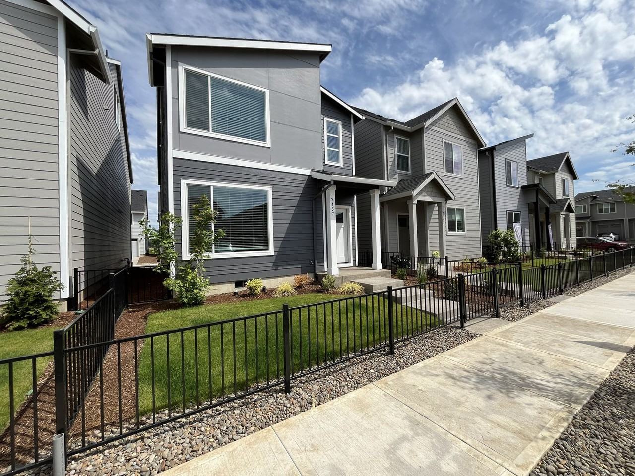 2157 36th Ave - Photo 3 of 37