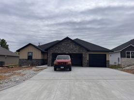 926 S Pindall Ln - Photo 1 of 1