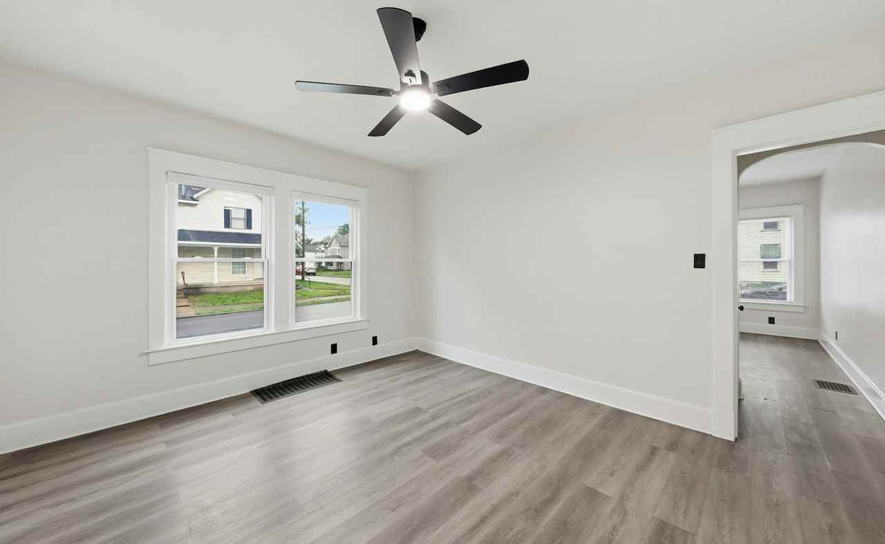1400 Woodlawn Avenue, Unit 1400 - Photo 2 of 27