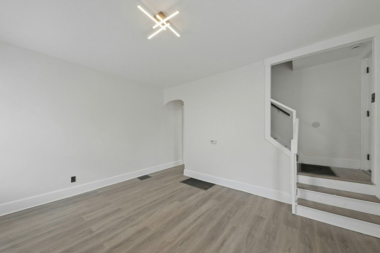1400 Woodlawn Avenue, Unit 1400 - Photo 4 of 27