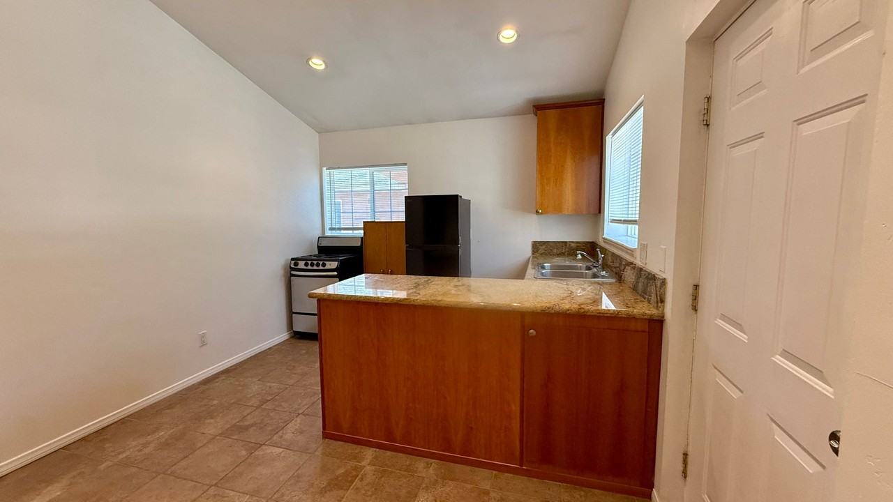 1328 Midway Dr - Photo 2 of 15
