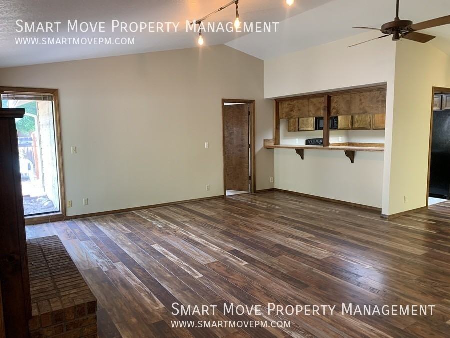2135 E Serene Dr - Photo 6 of 39