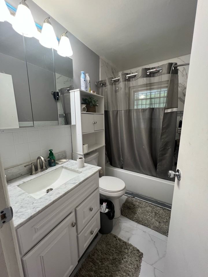 5112 W Hillcrest Ave #1 - Photo 5 of 8