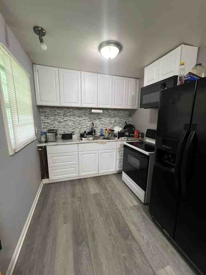 5112 W Hillcrest Ave #1 - Photo 6 of 8