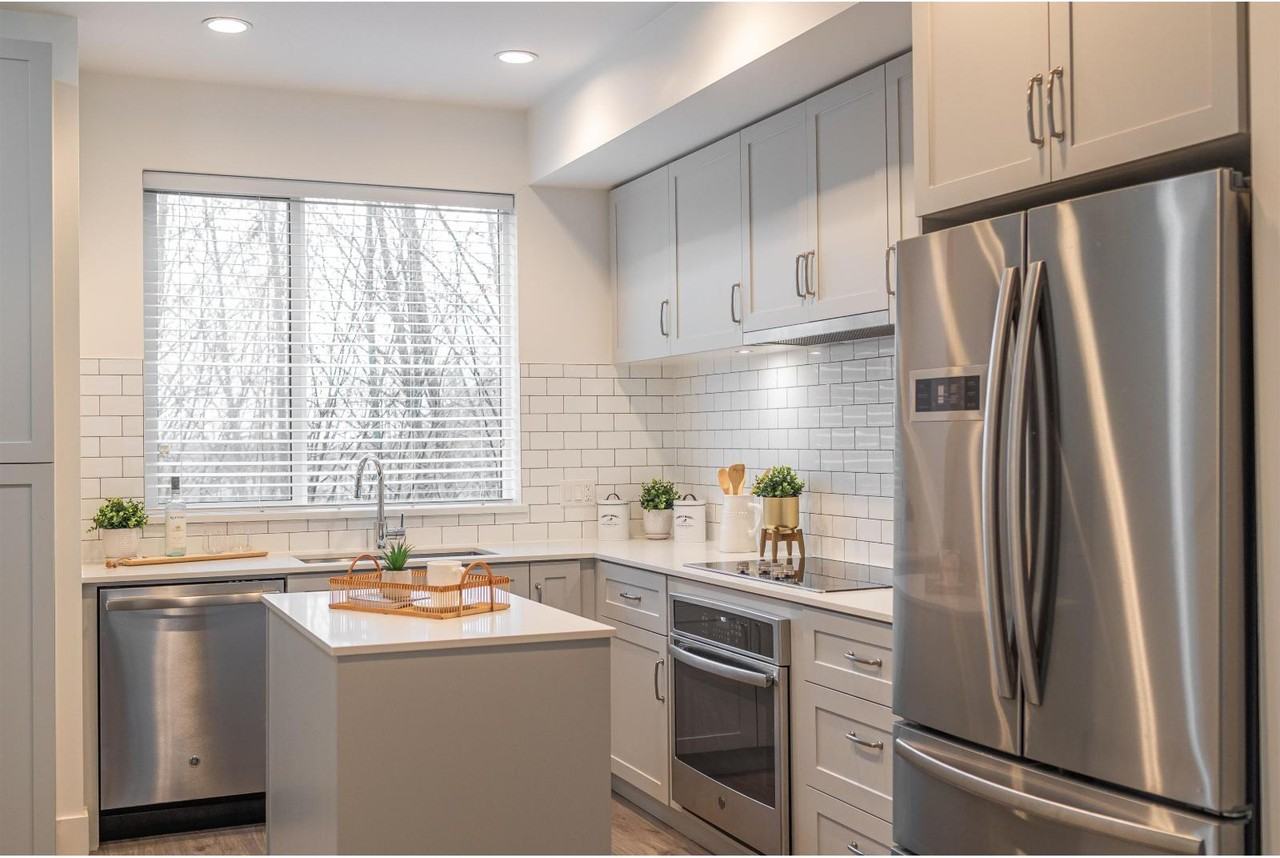 15775 Mountain View Drive LUO - 1 #1 - Photo 3 of 28