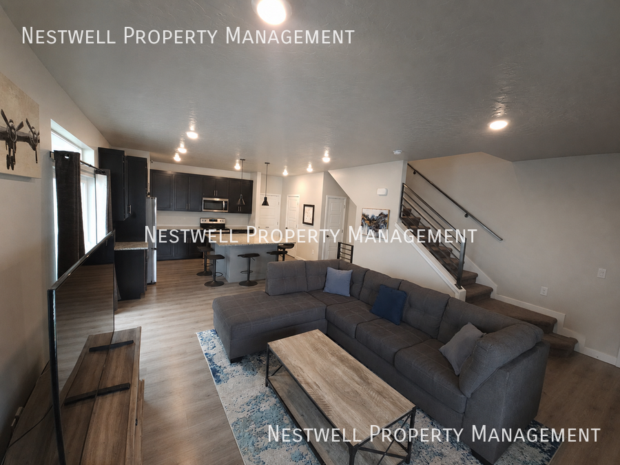 4274 W Dixon Way - Photo 4 of 31