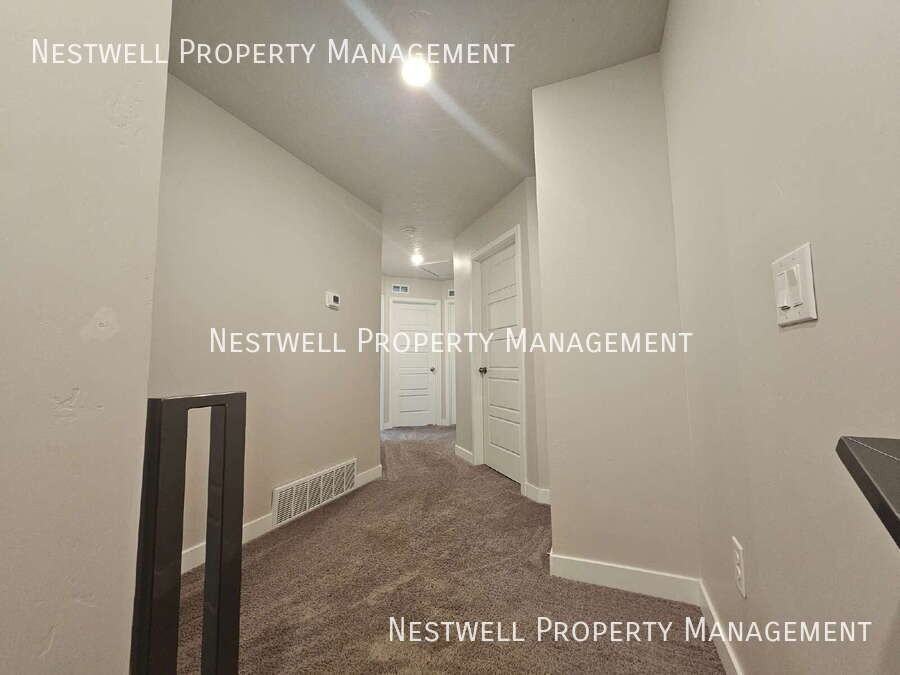 4274 W Dixon Way - Photo 6 of 31