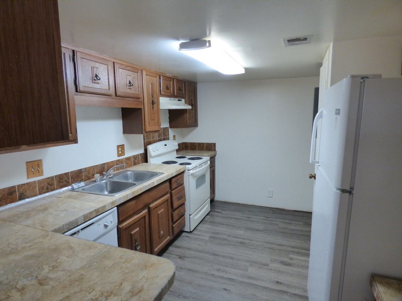 4700 Jasmine Creek Ln - Photo 3 of 12
