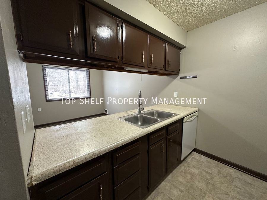 1328 Williams St - Photo 6 of 16