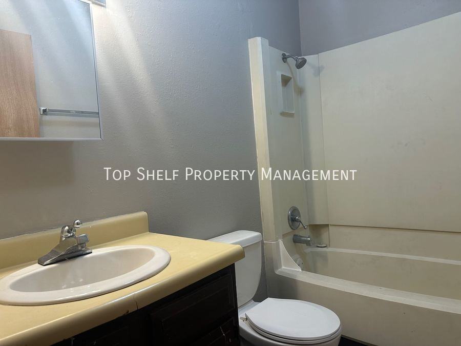 1328 Williams St - Photo 7 of 16