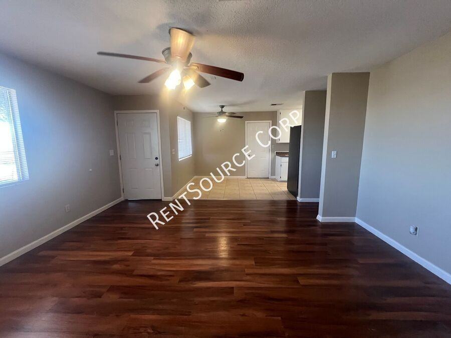 27333 Mesquite St - Photo 4 of 25