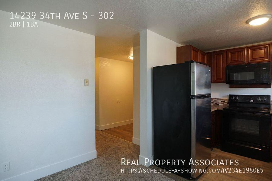 14239 34th Ave S #302 - Photo 4 of 16