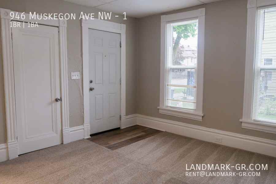 946 Muskegon Ave Nw #1 - Photo 3 of 19