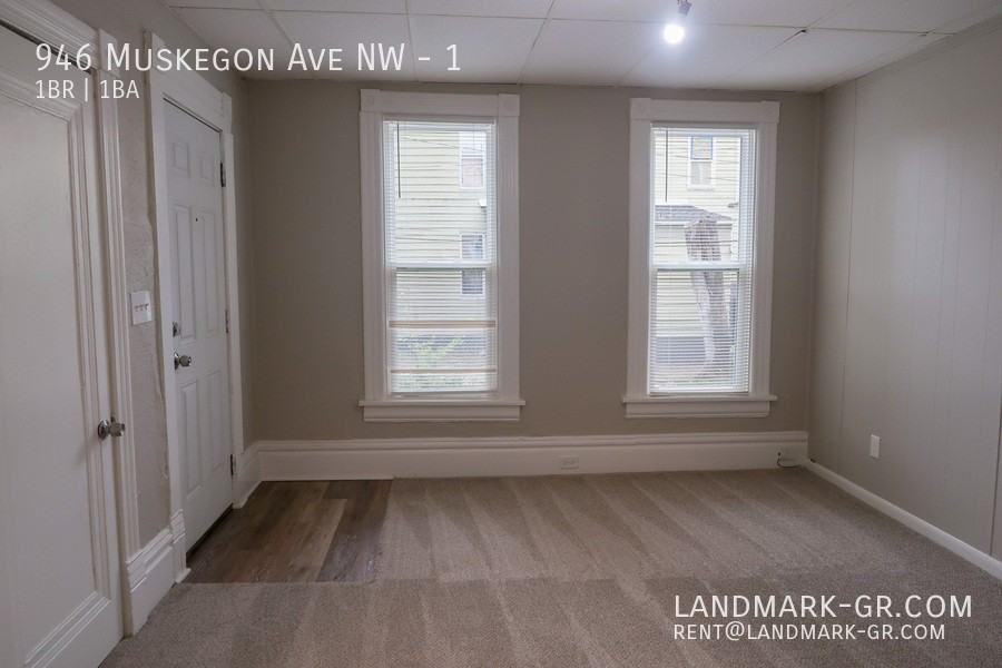 946 Muskegon Ave Nw #1 - Photo 4 of 19