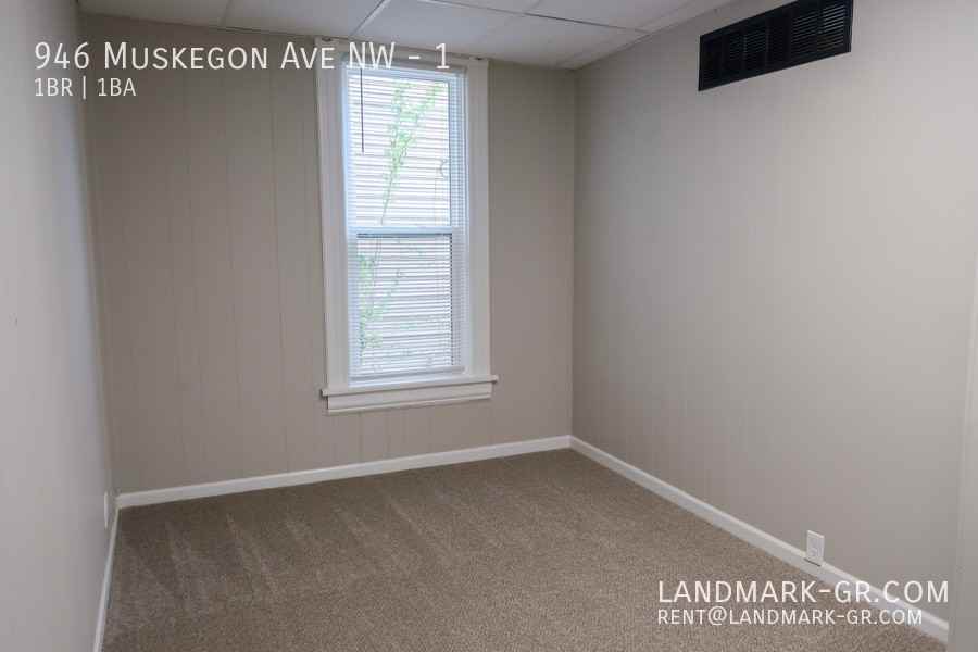 946 Muskegon Ave Nw #1 - Photo 7 of 19