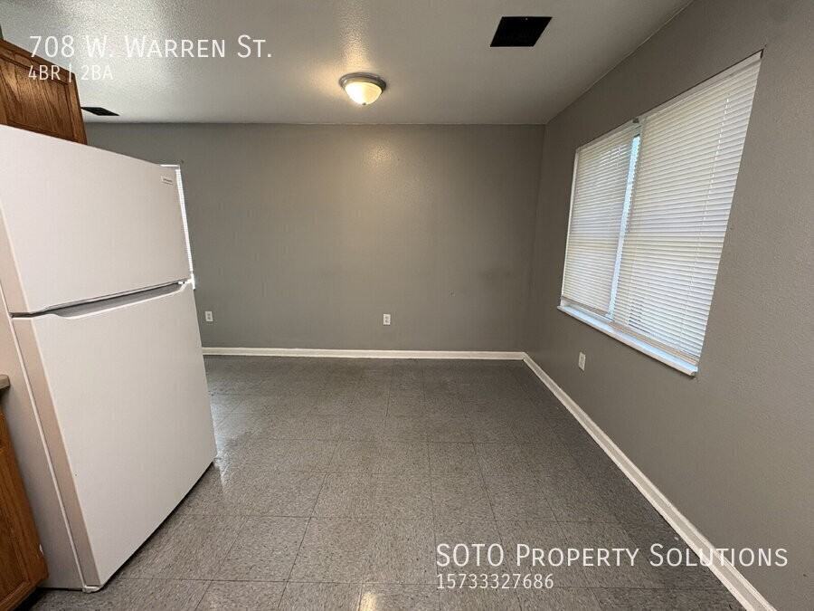 708 Warren St - Photo 5 of 18