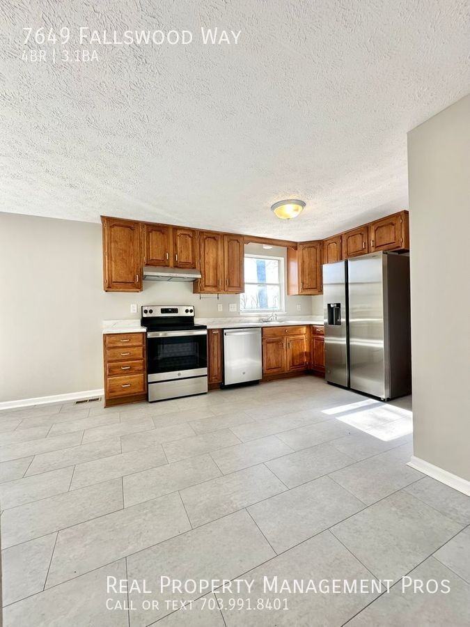7649 Fallswood Way - Photo 7 of 42