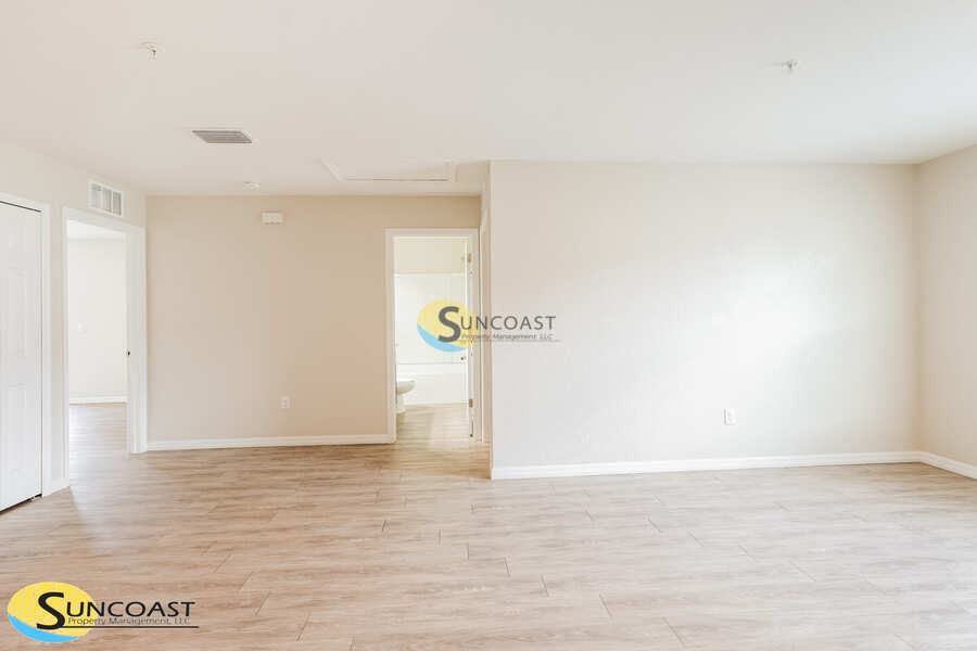 55 Walnut Run #4 - Photo 6 of 33
