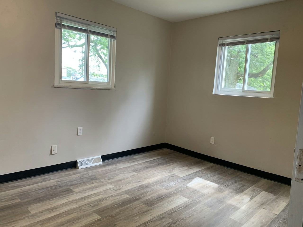 1653 Minnesota Avenue, Unit B - Photo 3 of 5