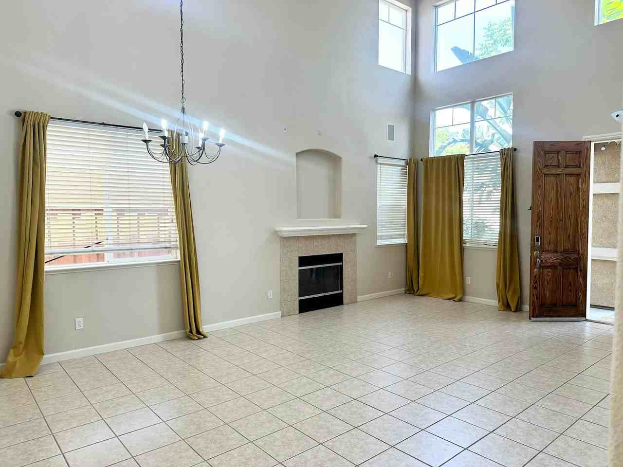 491 Clarence Bromell Street - Photo 5 of 20