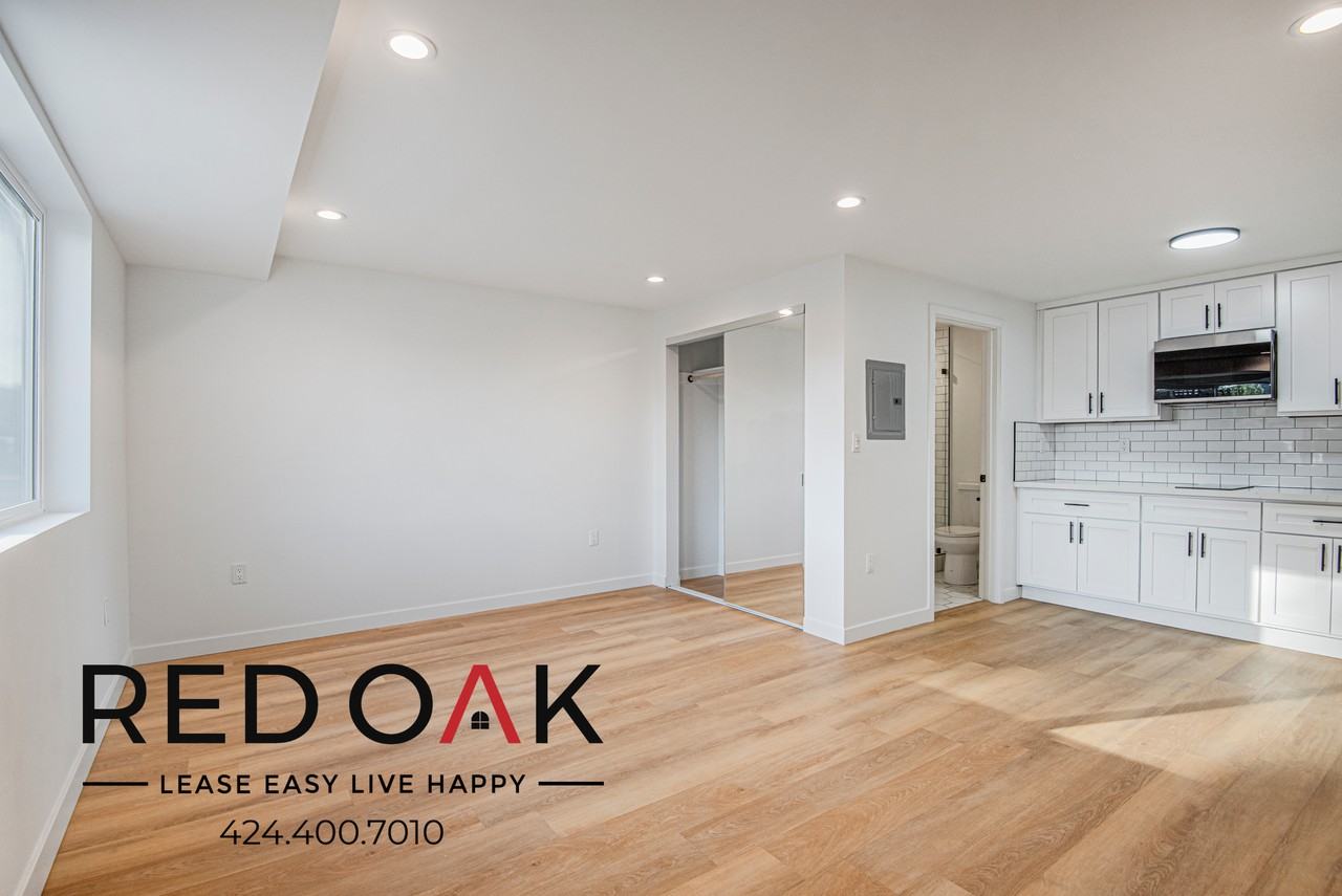8555 Independence Ave #114U - Photo 5 of 14