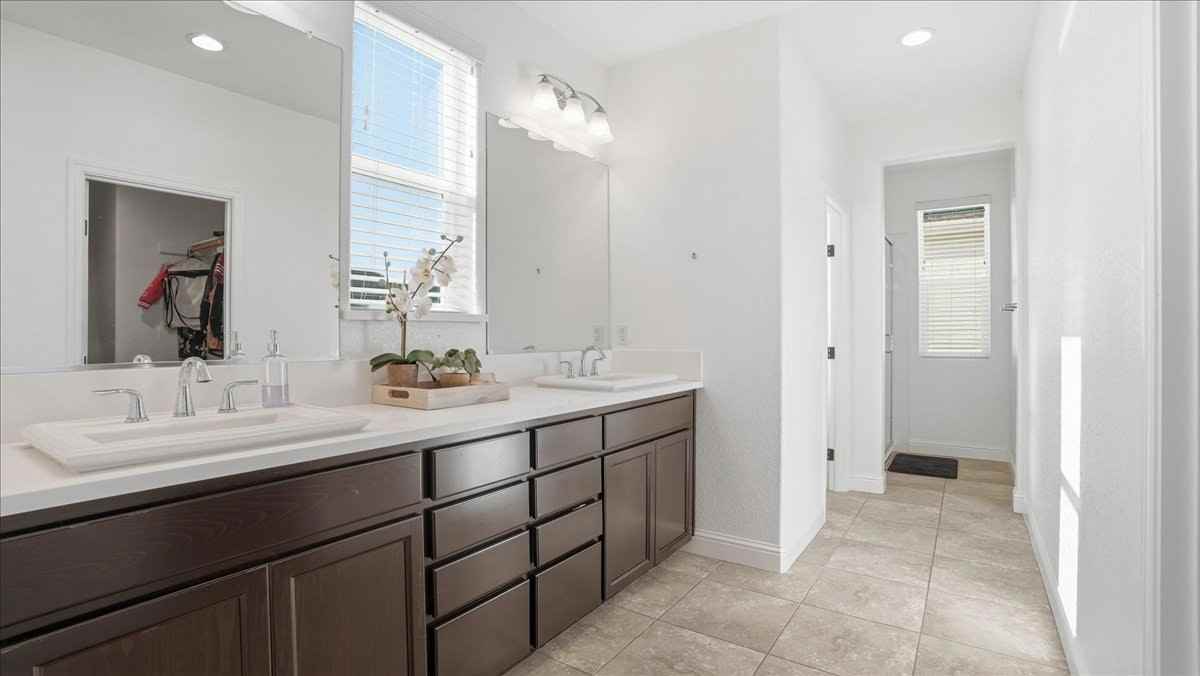 5120 Moonraker Ln - Photo 7 of 43