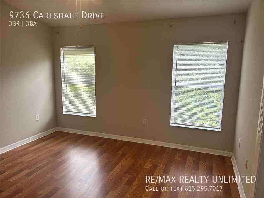 9736 Carlsdale Dr - Photo 6 of 11