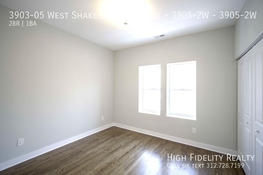 3903 W Shakespeare Ave #3905-2W - Photo 6 of 9