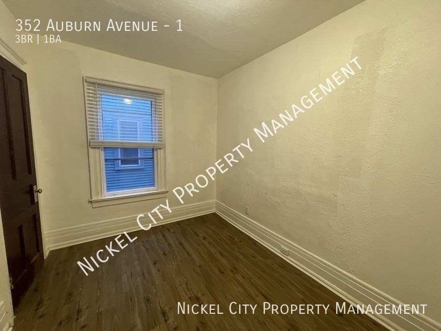352 Auburn Ave #1 - Photo 3 of 6