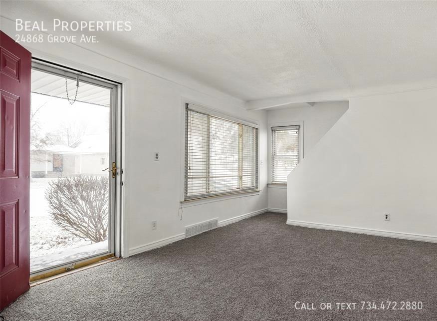 24868 Grove Ave - Photo 2 of 10