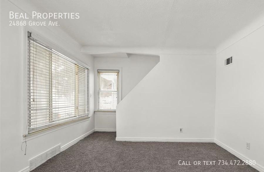 24868 Grove Ave - Photo 3 of 10
