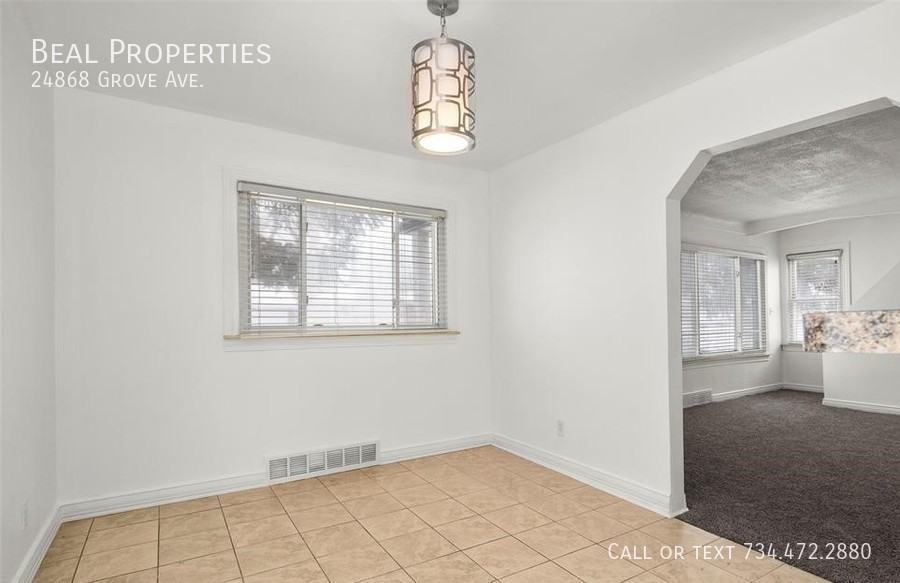 24868 Grove Ave - Photo 5 of 10
