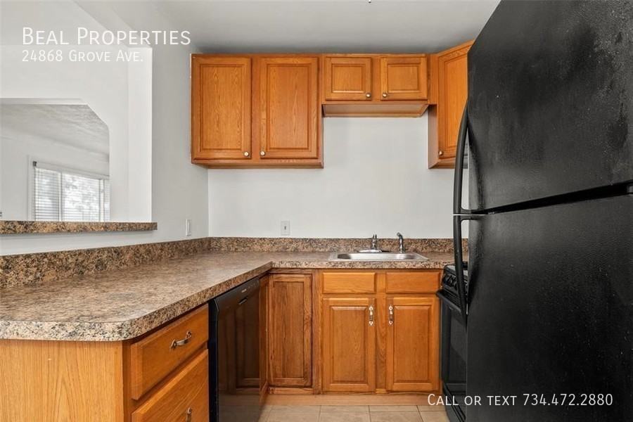 24868 Grove Ave - Photo 6 of 10