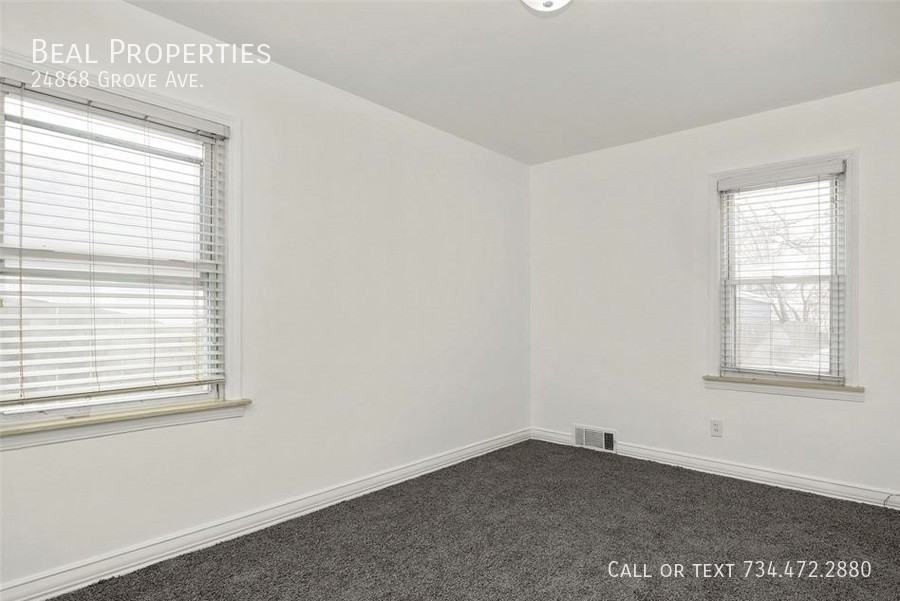 24868 Grove Ave - Photo 7 of 10
