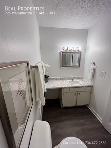 725 Washington St #303 - Photo 5 of 17
