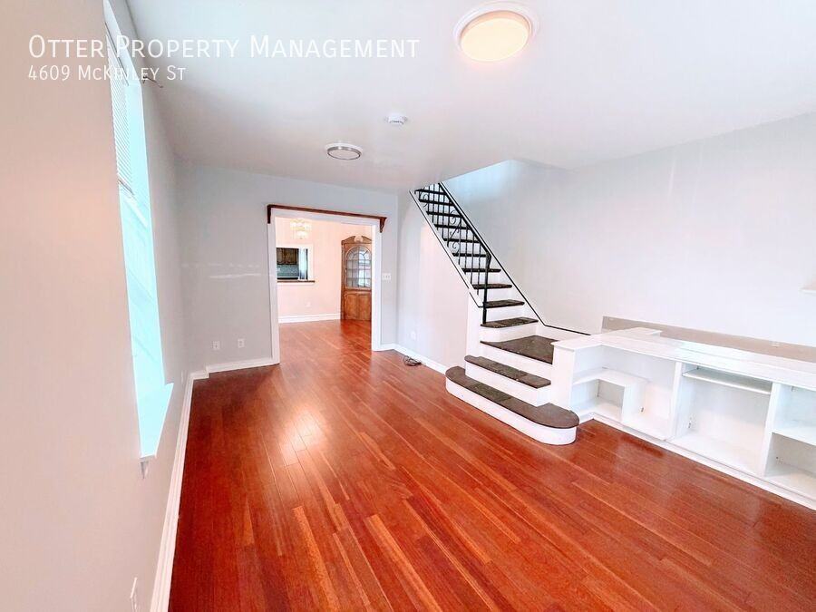 4609 Mckinley St - Photo 7 of 50