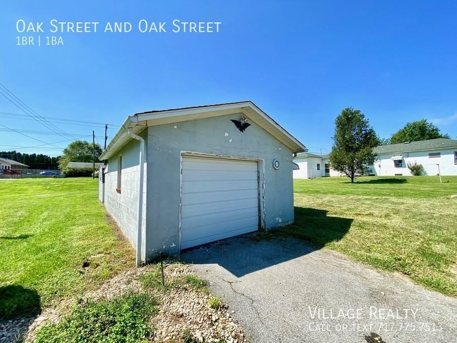 Oak & Oak Street - Photo 3 of 50