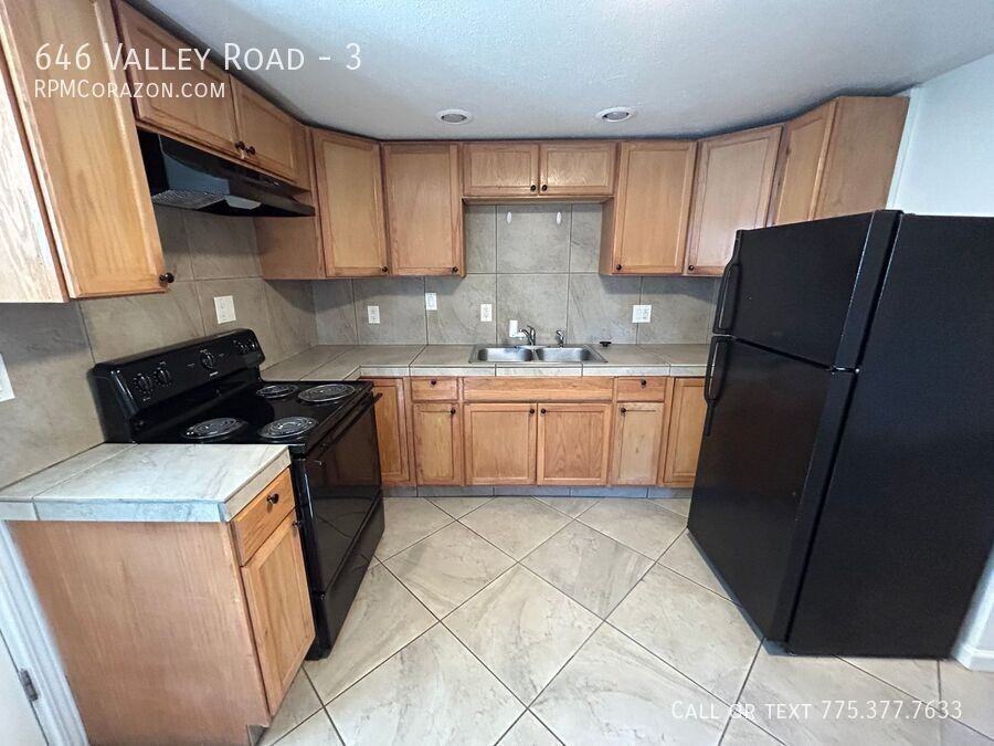646 Valley Rd #3 - Photo 4 of 18