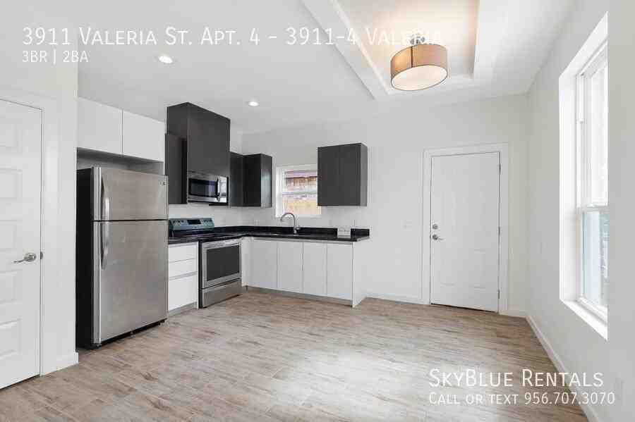 3911 Valeria St Apt 4 - Photo 4 of 10