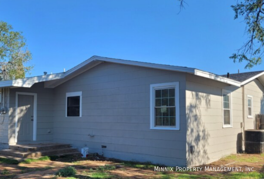 1607 60th St - Photo 2 of 5