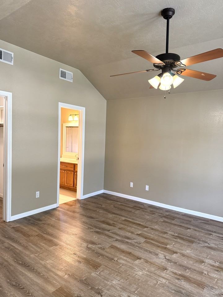 1505 Richland Ct N #1 - Photo 5 of 34