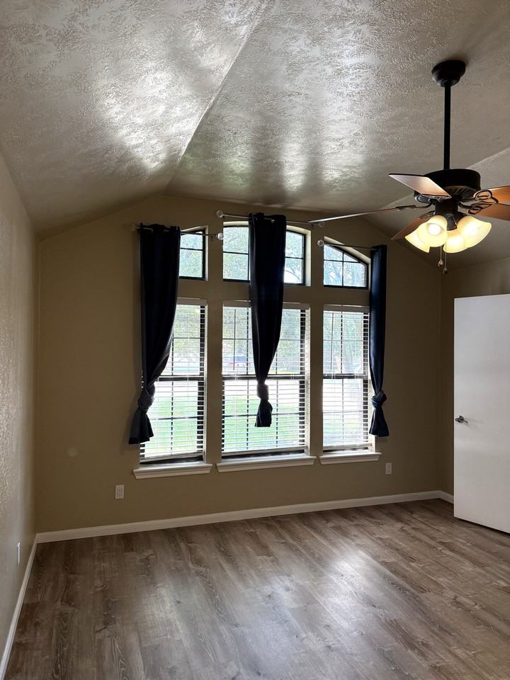 1505 Richland Ct N #1 - Photo 7 of 34