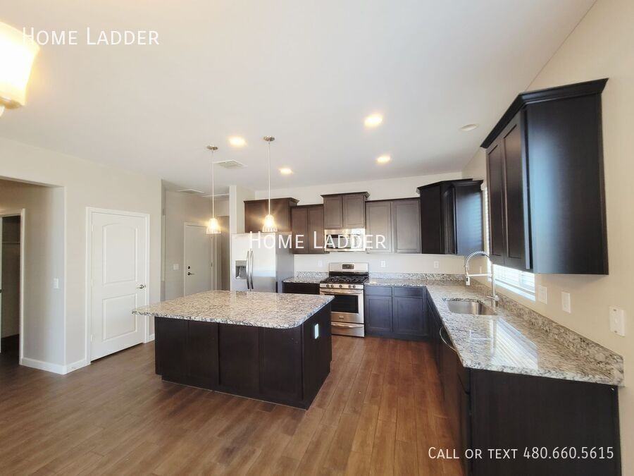 13610 W Briles Rd - Photo 3 of 18