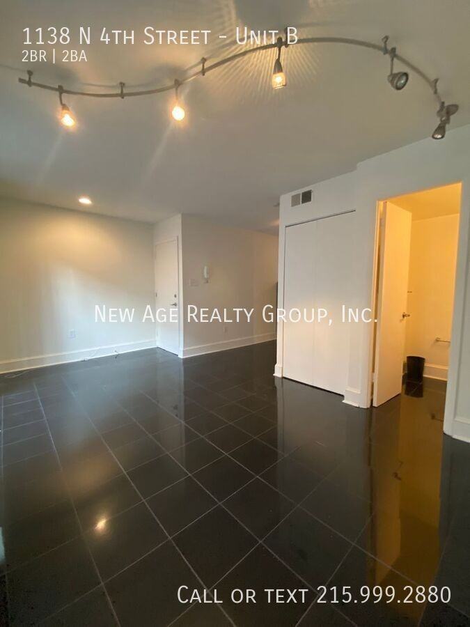 1138 N 4th St #B - Photo 3 of 13