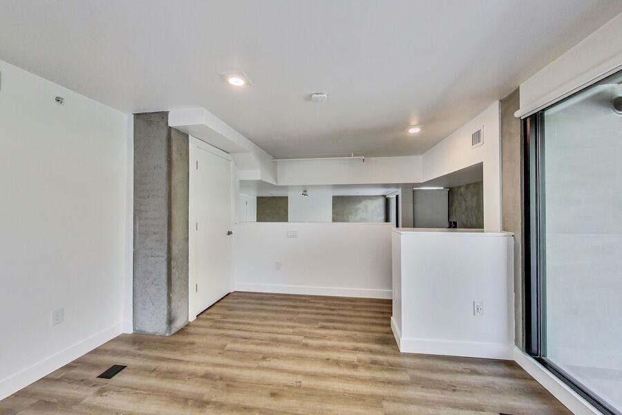 595 Mariposa St - Photo 4 of 33